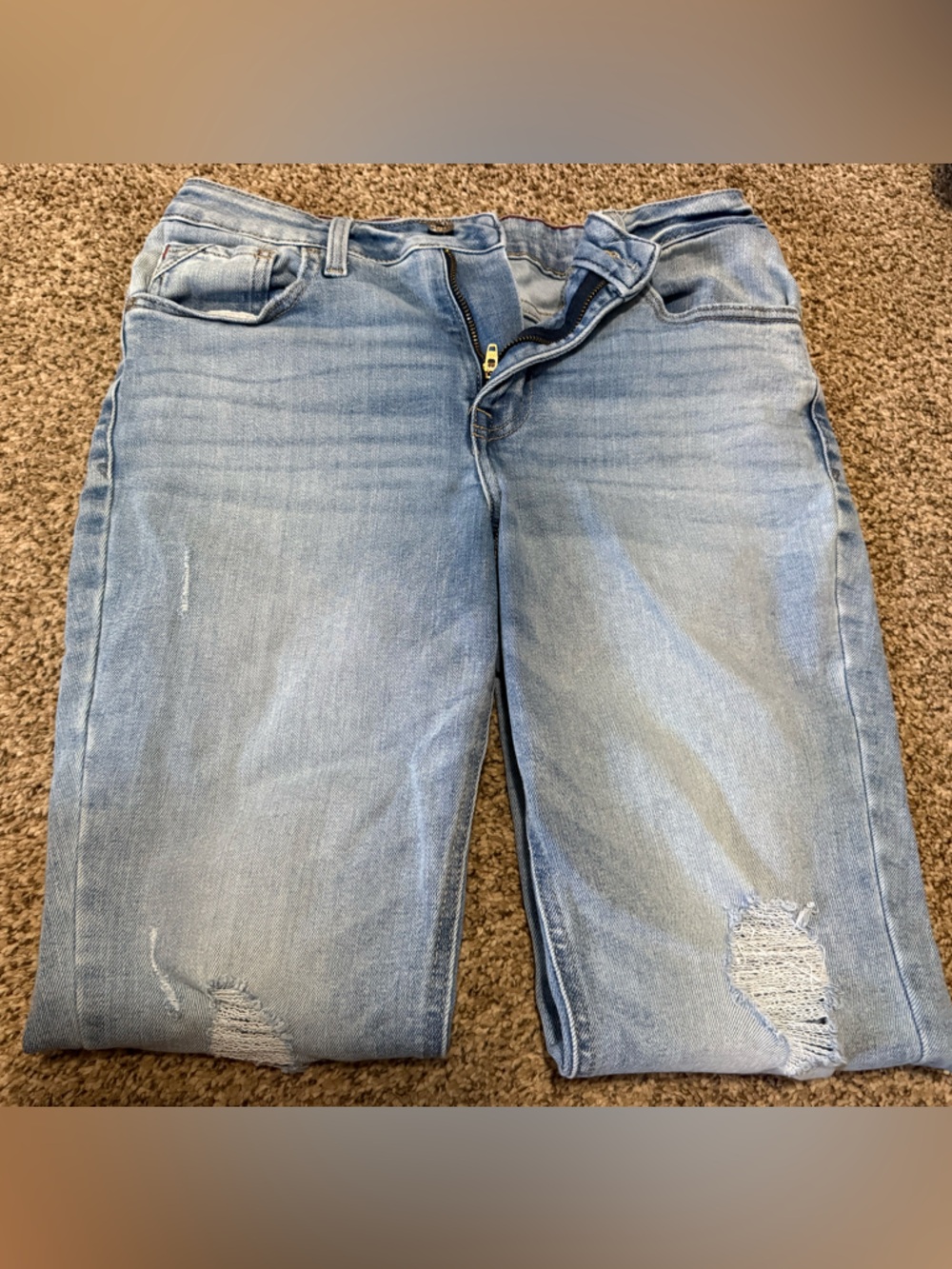 Women’s Light Blue Distressed Cropped Jeans Size 10